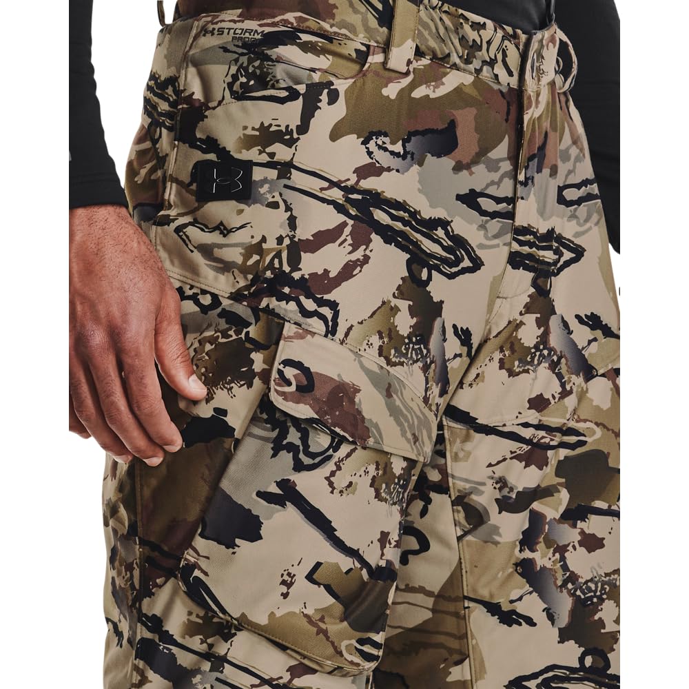 Under Armour Deep Freeze insulation closeup illustrates targeted 200g legs and 80g gusset warmth.