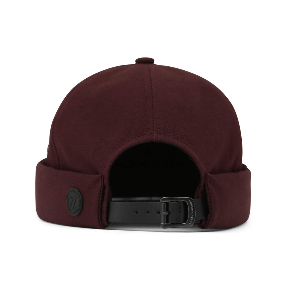 UNDERCONTROL VNTG brimless cap one-size back adjuster offers easy fit.
