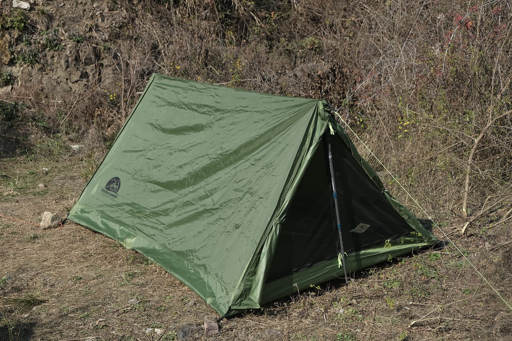 Underwood Aggregator Tent stake kit included demonstrates complete setup tools.