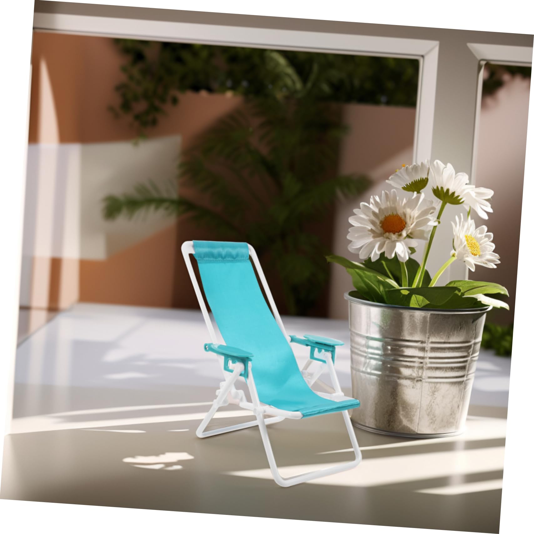 Uonlytech mini foldable beach chair easy to clean surface after use.
