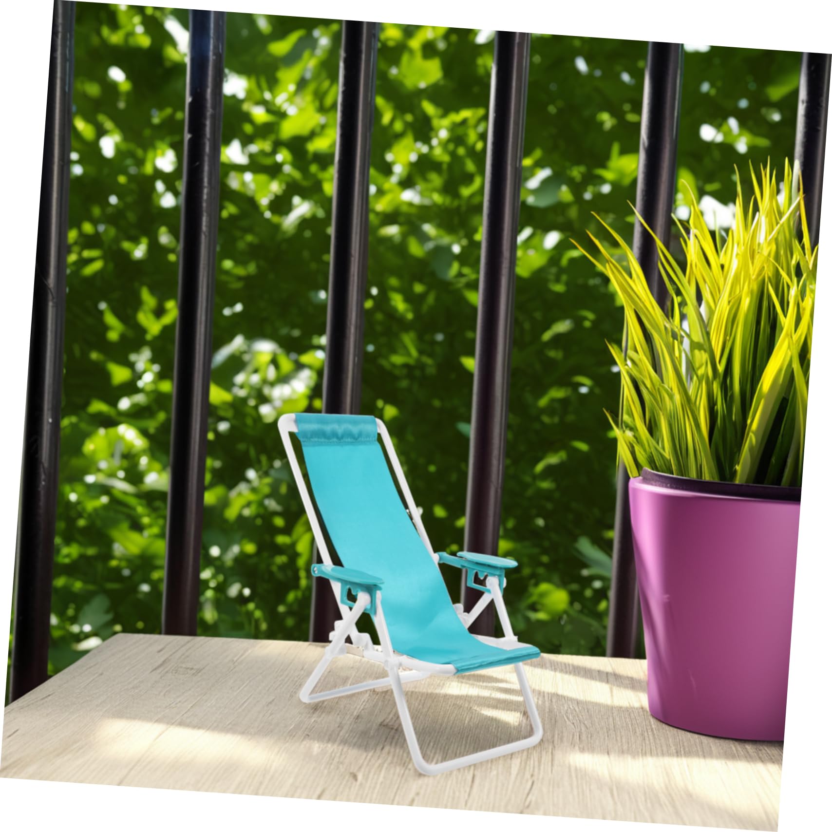 Uonlytech mini foldable beach chair ideal for picnics and garden settings.