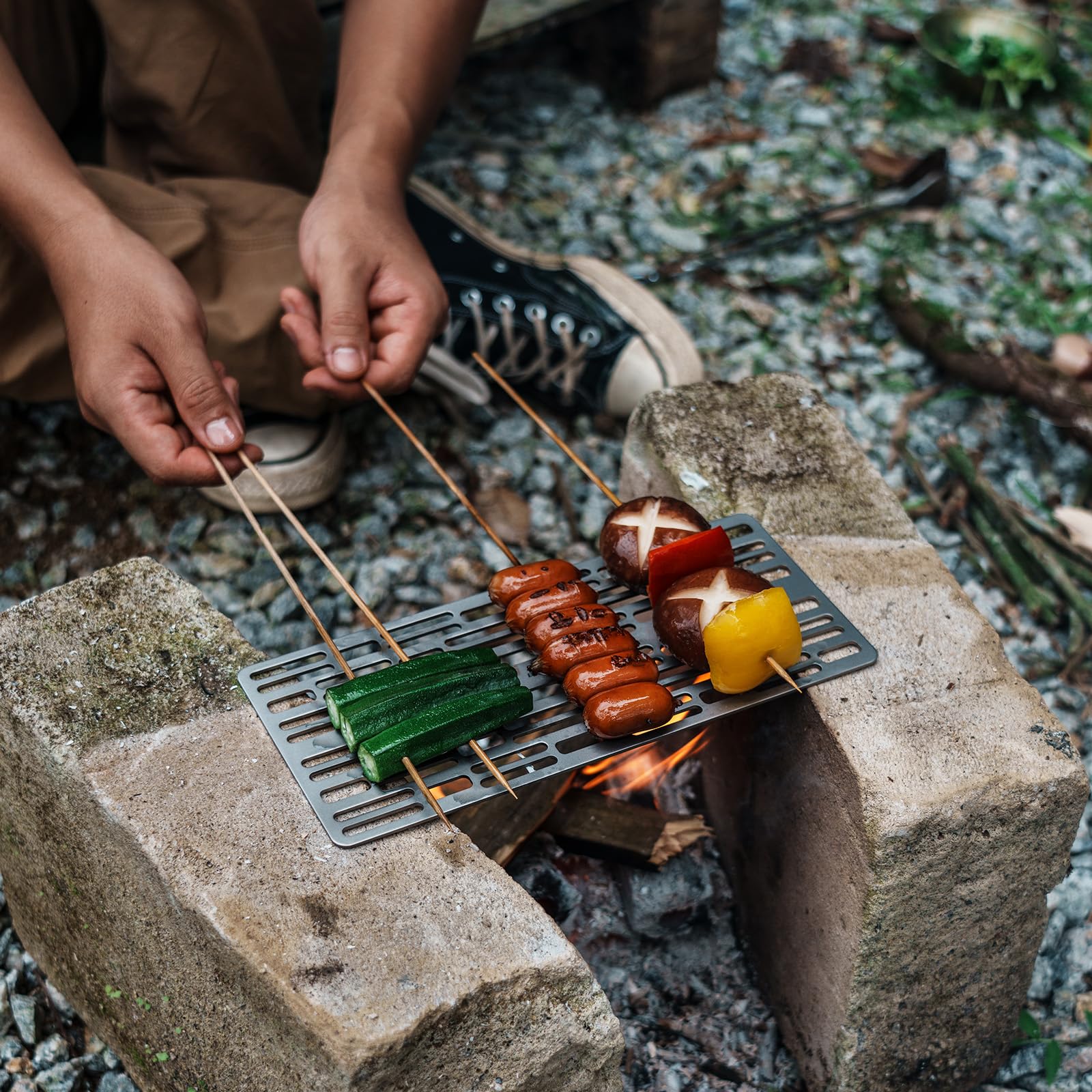 usharedo charcoal grill design slowly cooks meat to tenderness and authentic flavor.