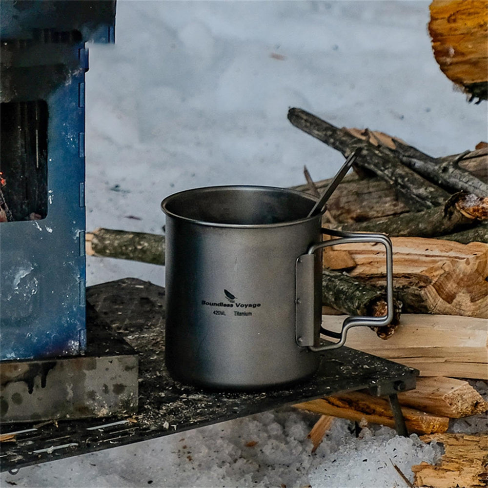 Easy-to-clean interior and exterior on Usharedo titanium mug
