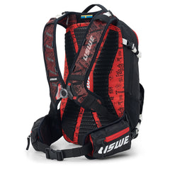 USWE Flow 25L hydration sleeve demonstrates bladder compatibility on long rides.