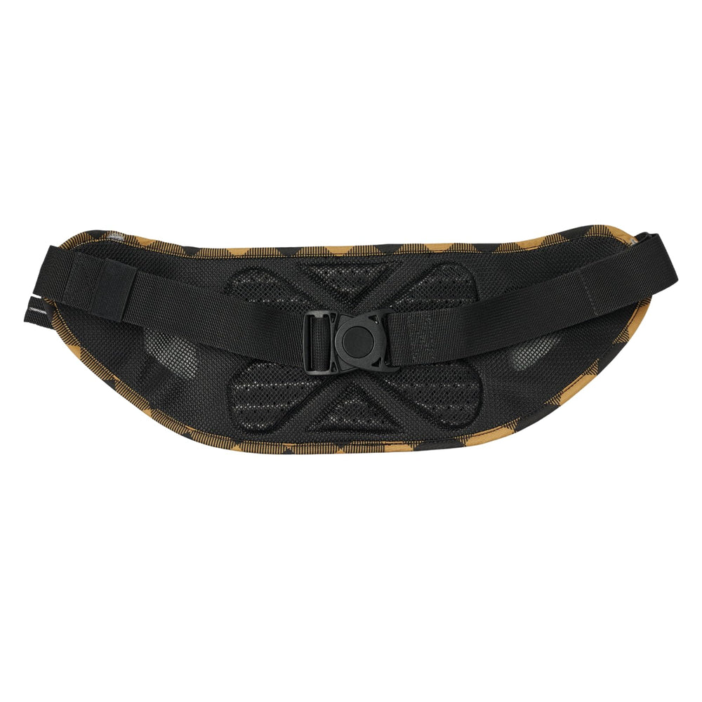 USWE waist pack bounce-free-fit maintains balance on rough trails.