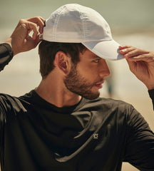 UV.LINE UV PRO Cap navy brim closeup displaying 7 cm shade edge