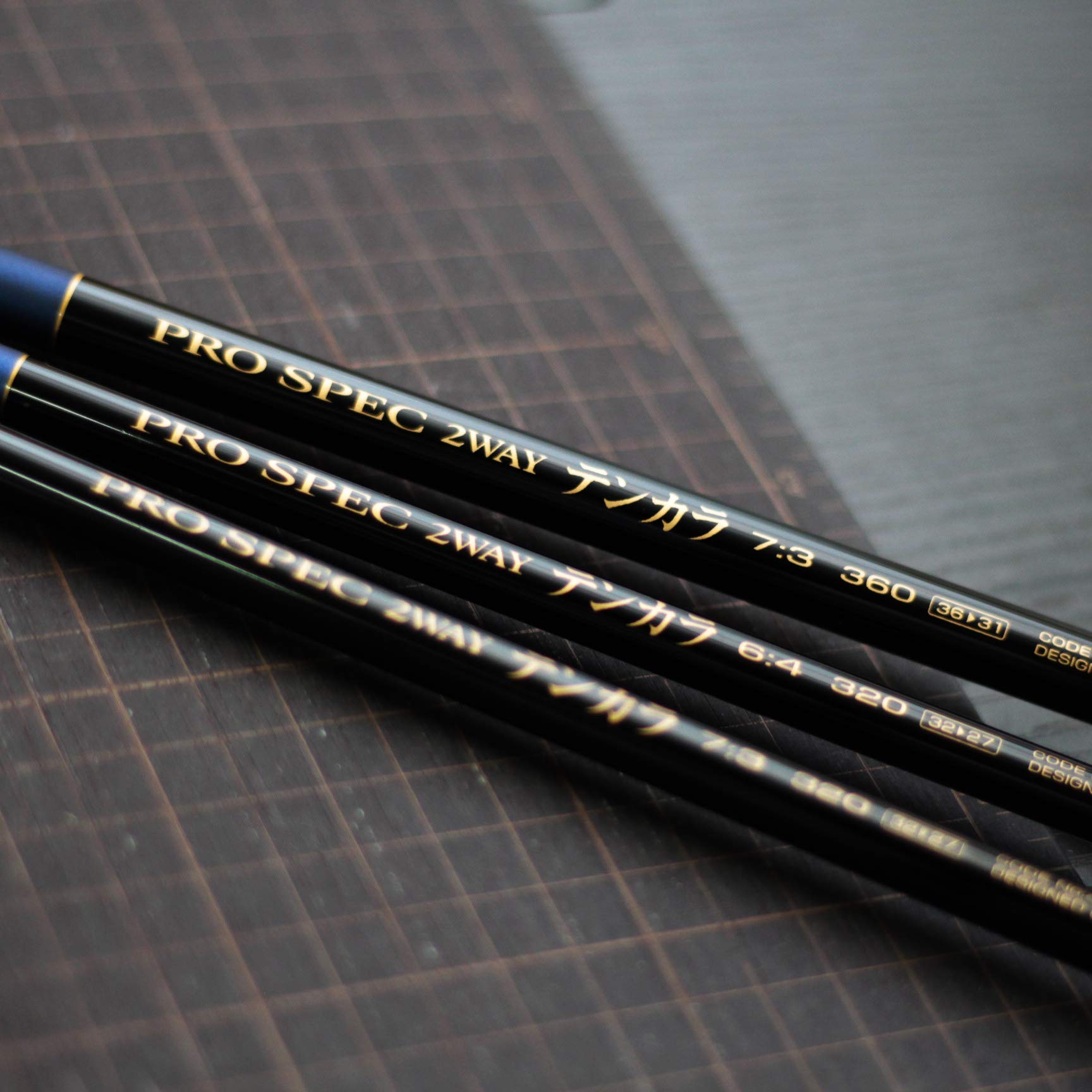 Uzaki Nissin 3207 Pro Spec 2-Way Rod segments show quick field assembly.