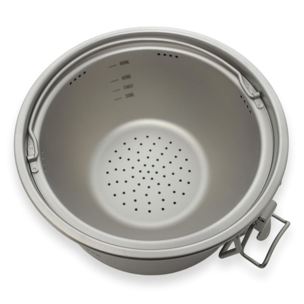 Valtcan eagle logo on pot emphasizes rugged outdoors-ready design.
