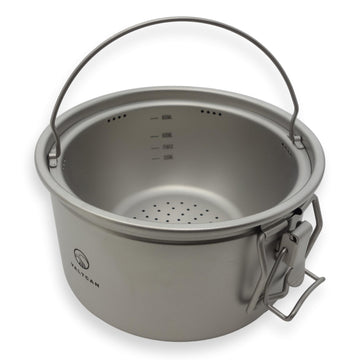 Valtcan lid-lock detail shows secure locking for safe camp cooking.