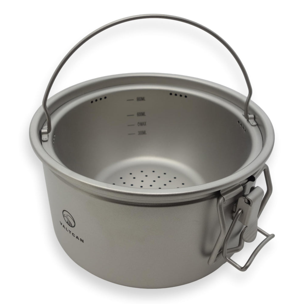 Valtcan lid-lock detail shows secure locking for safe camp cooking.