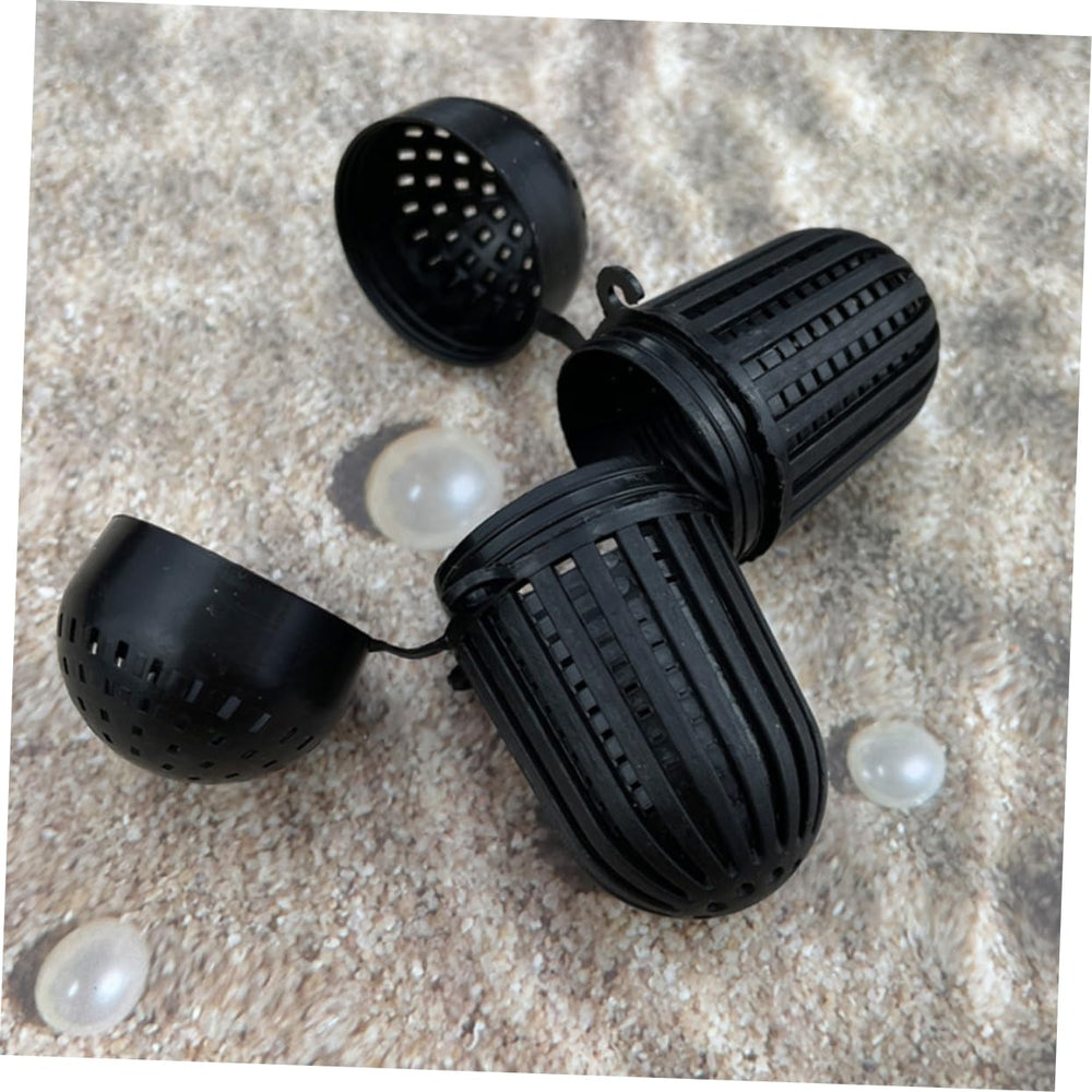 Bait cage integrated with fishing tackle