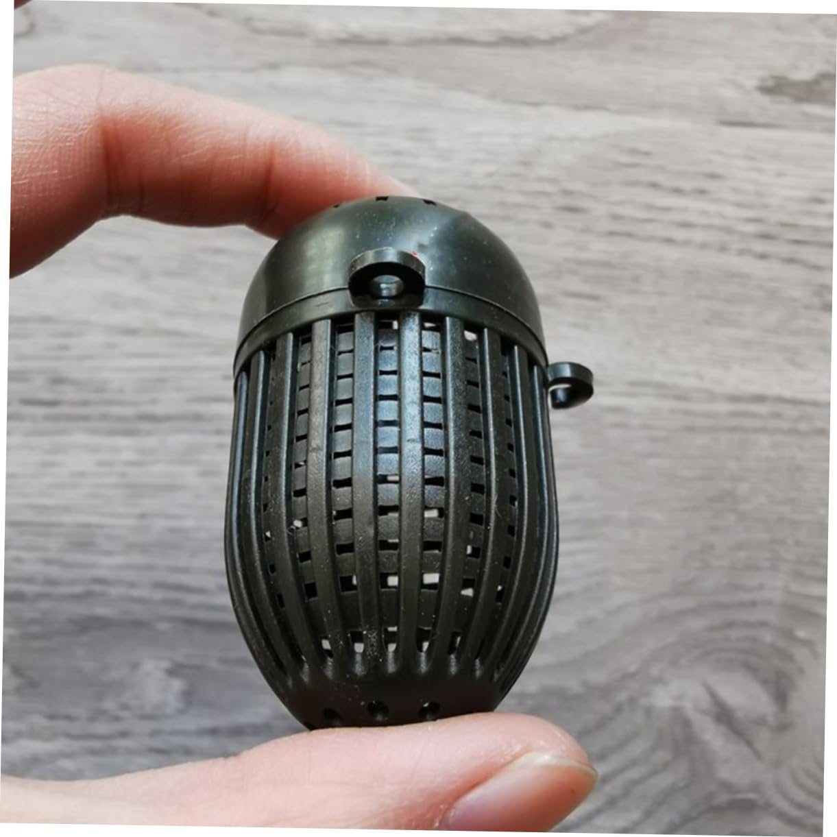 Outdoor use of VANZACK bait cages