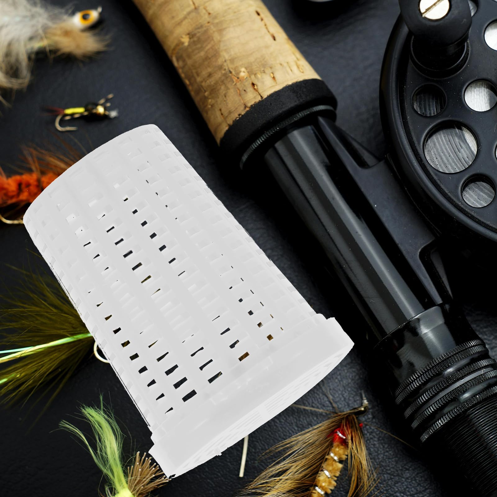 VANZACK easy-to-clean white bait cage for quick swaps