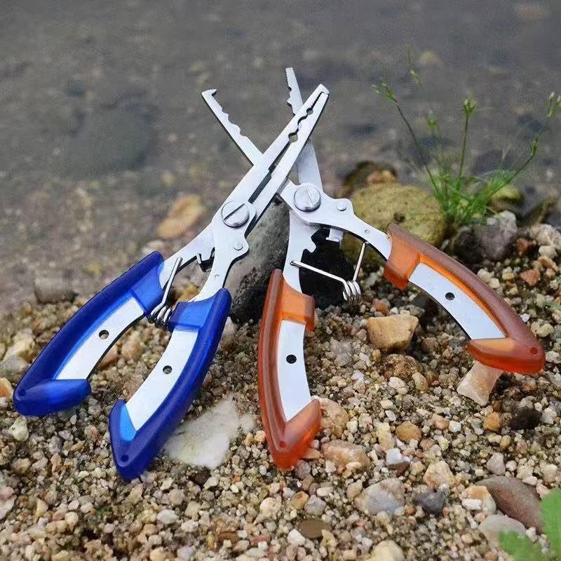 Adjustable wrist lanyard for secure fishing use