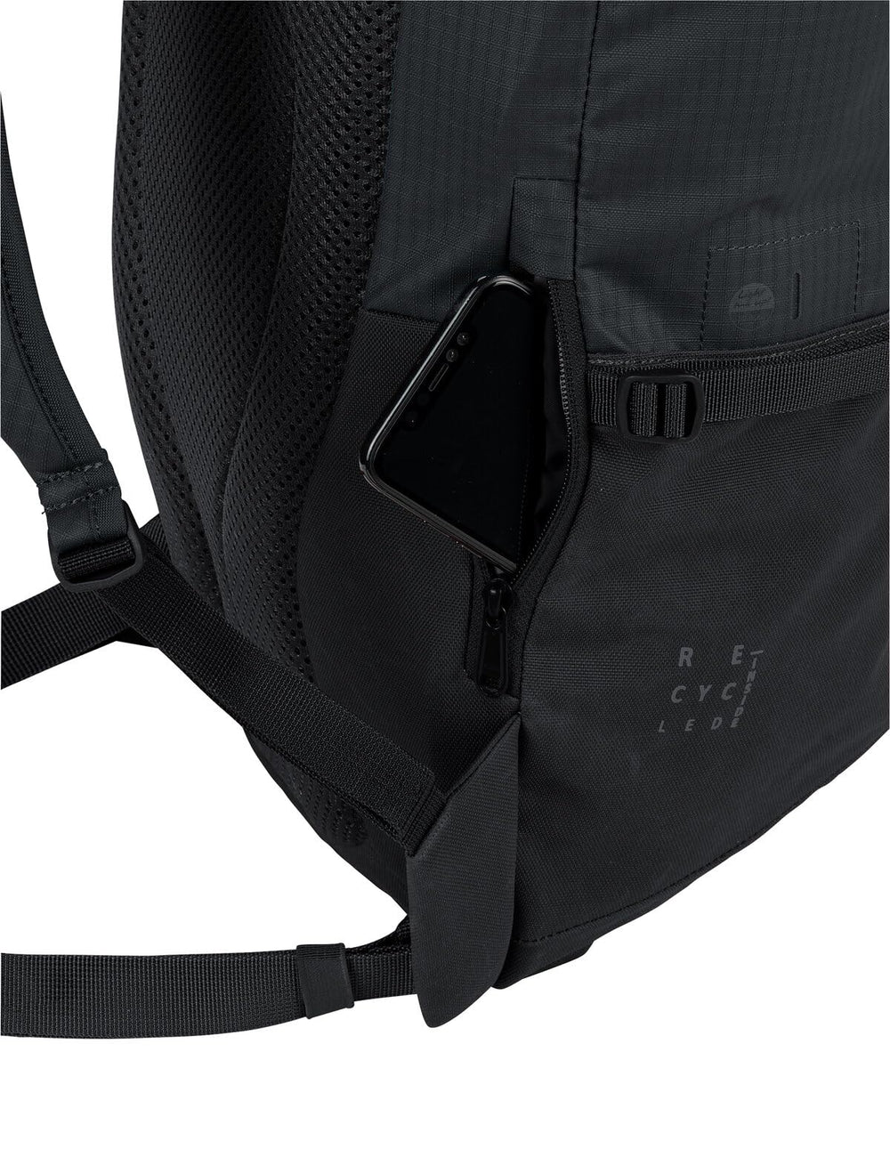 VAUDE CityGo 30 II LED-ready loop enables light-up safety with a power bank