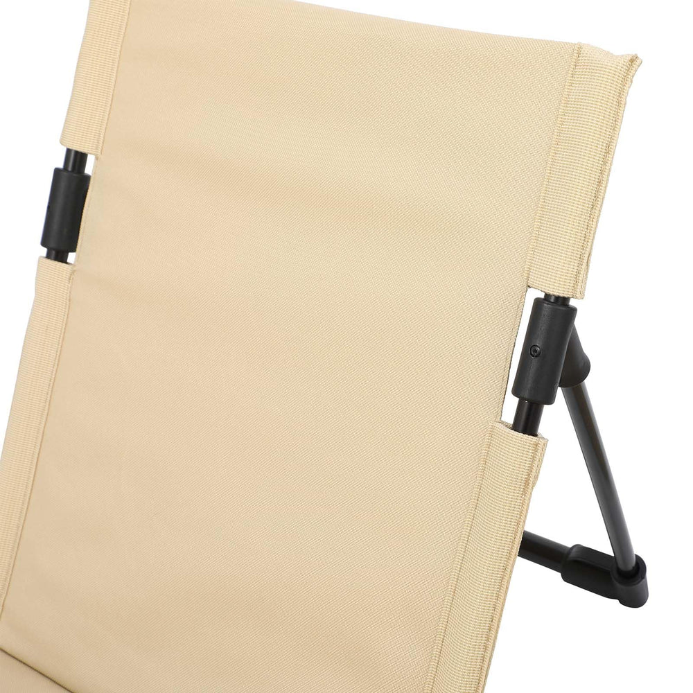 Verveens lightweight aluminum frame offers sturdy support on beaches.