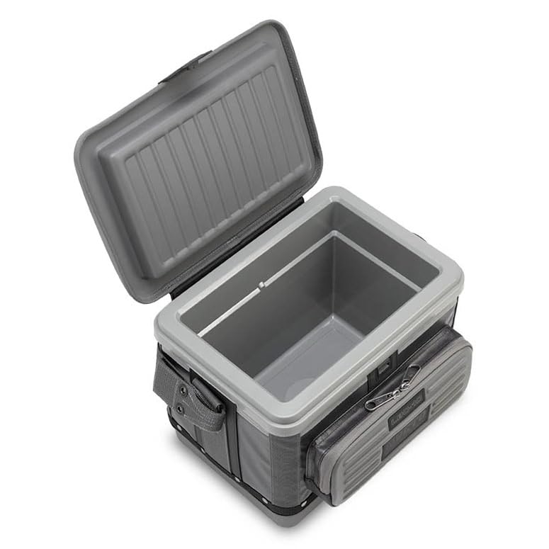 Veto LBC-10 Carbon in use during commutes shows reliable meal and drink transport.