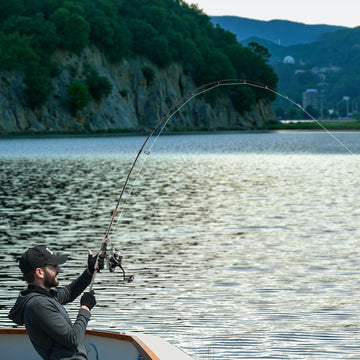 VEVOR reel supports both left- and right-handed retrieves.