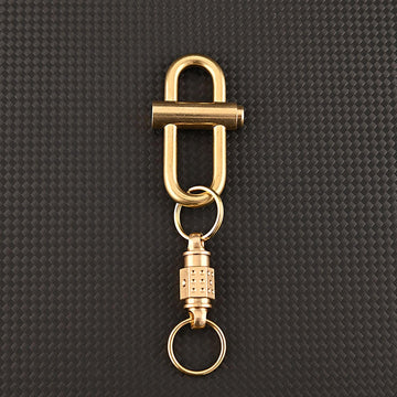VGEBY keeps car and house keys neatly separated during travel.