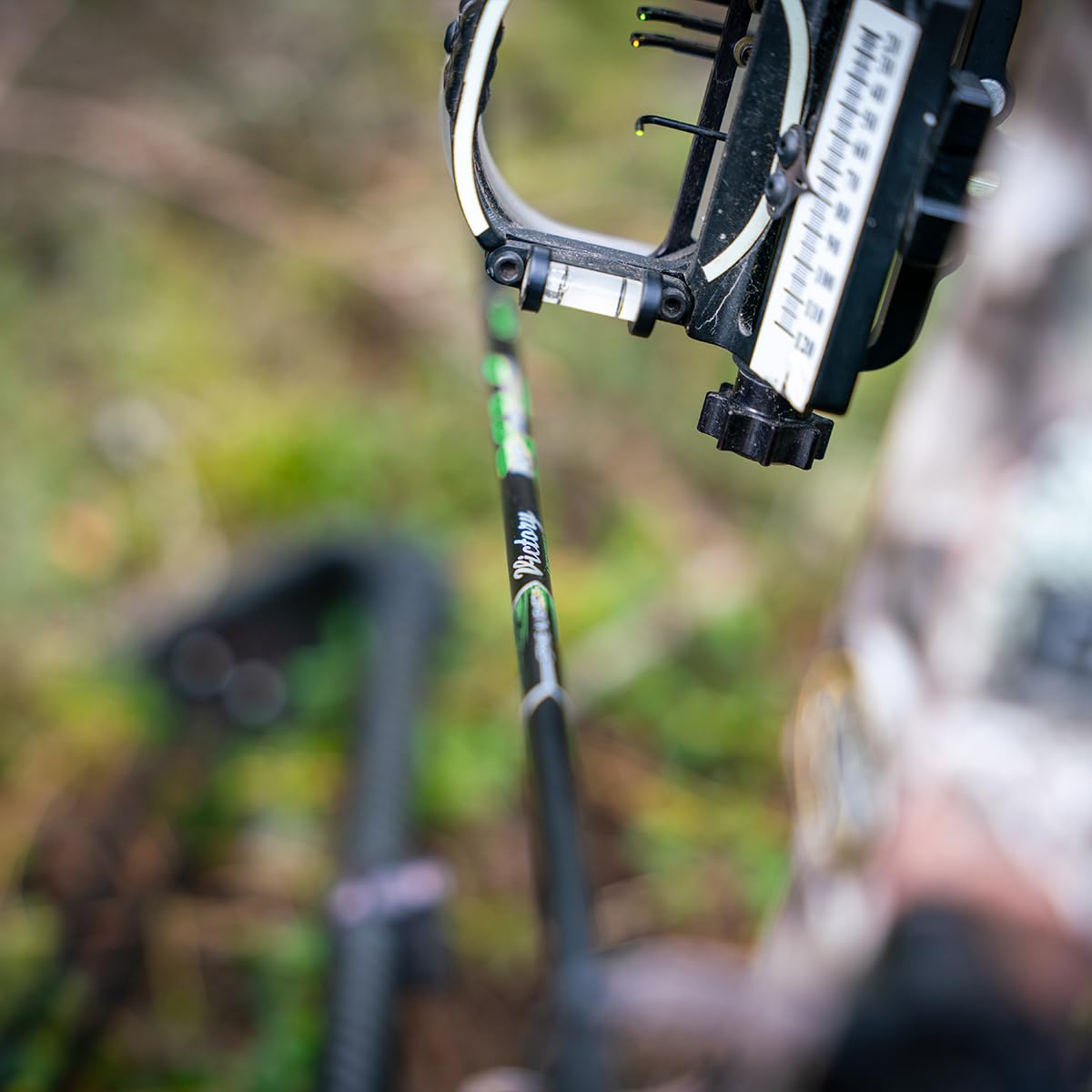 Victory Archery RIP XV carbon construction image highlights lightweight stability in windy conditions.