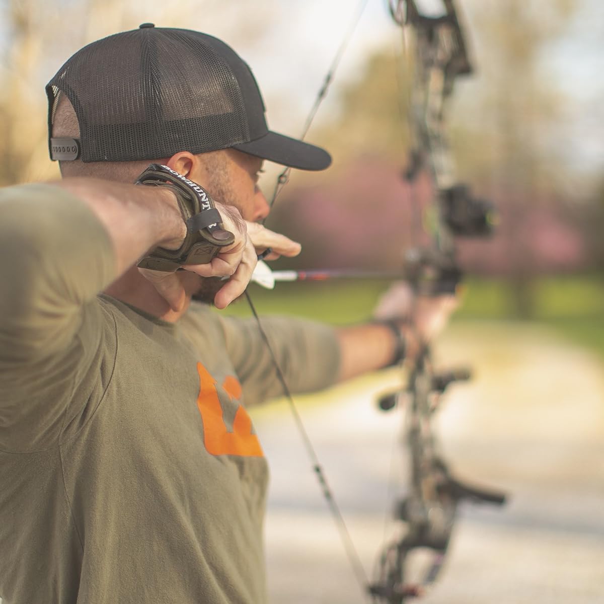 Victory Archery VForce vane-fletched setup with a six-arrow pack.