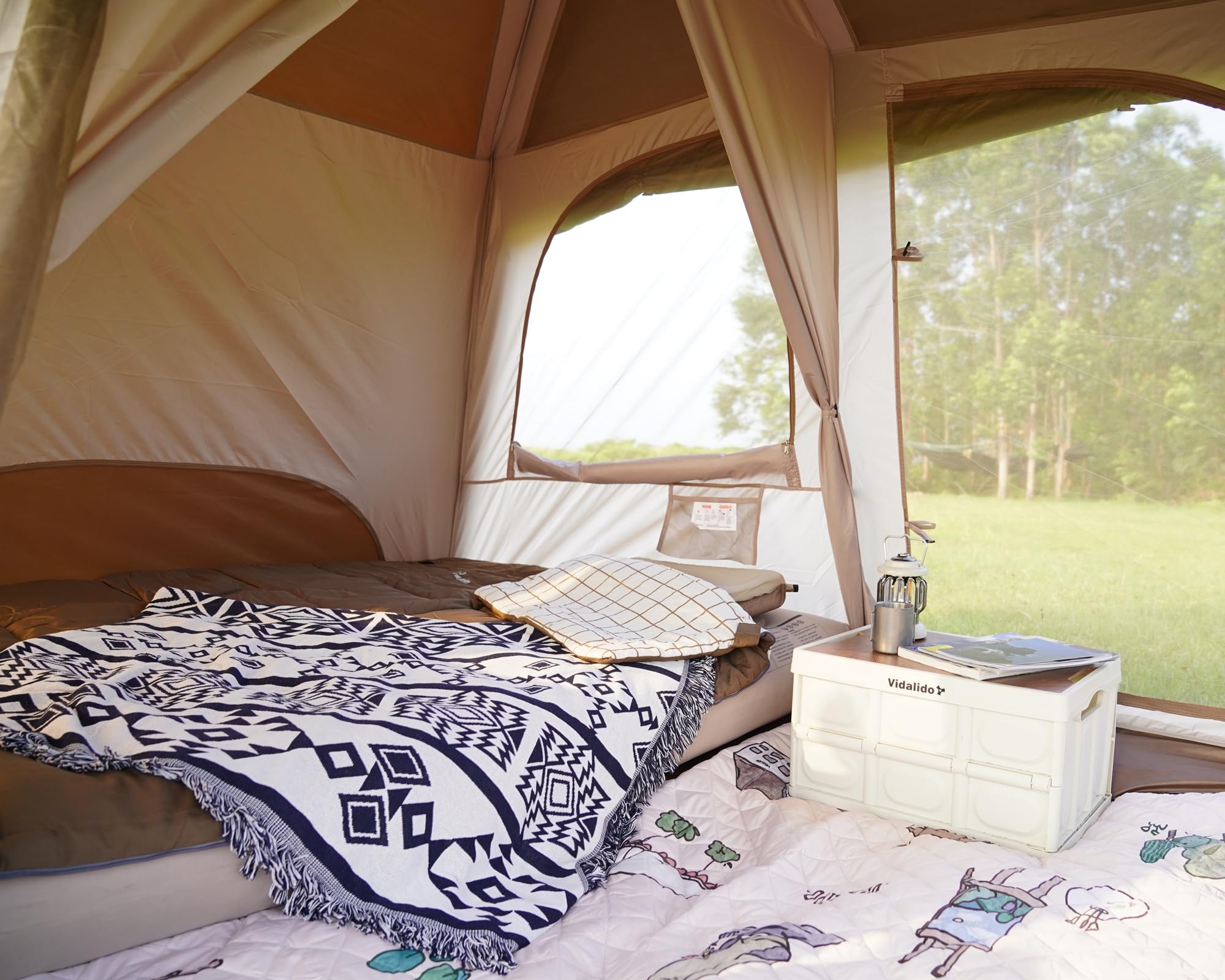 Vidalido tent doors open for easy access and airflow.