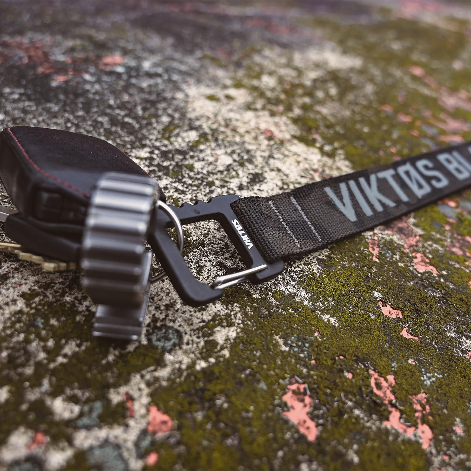 VIKTOS Springlock lanyard demonstrates secure badge and key attachment for busy events.