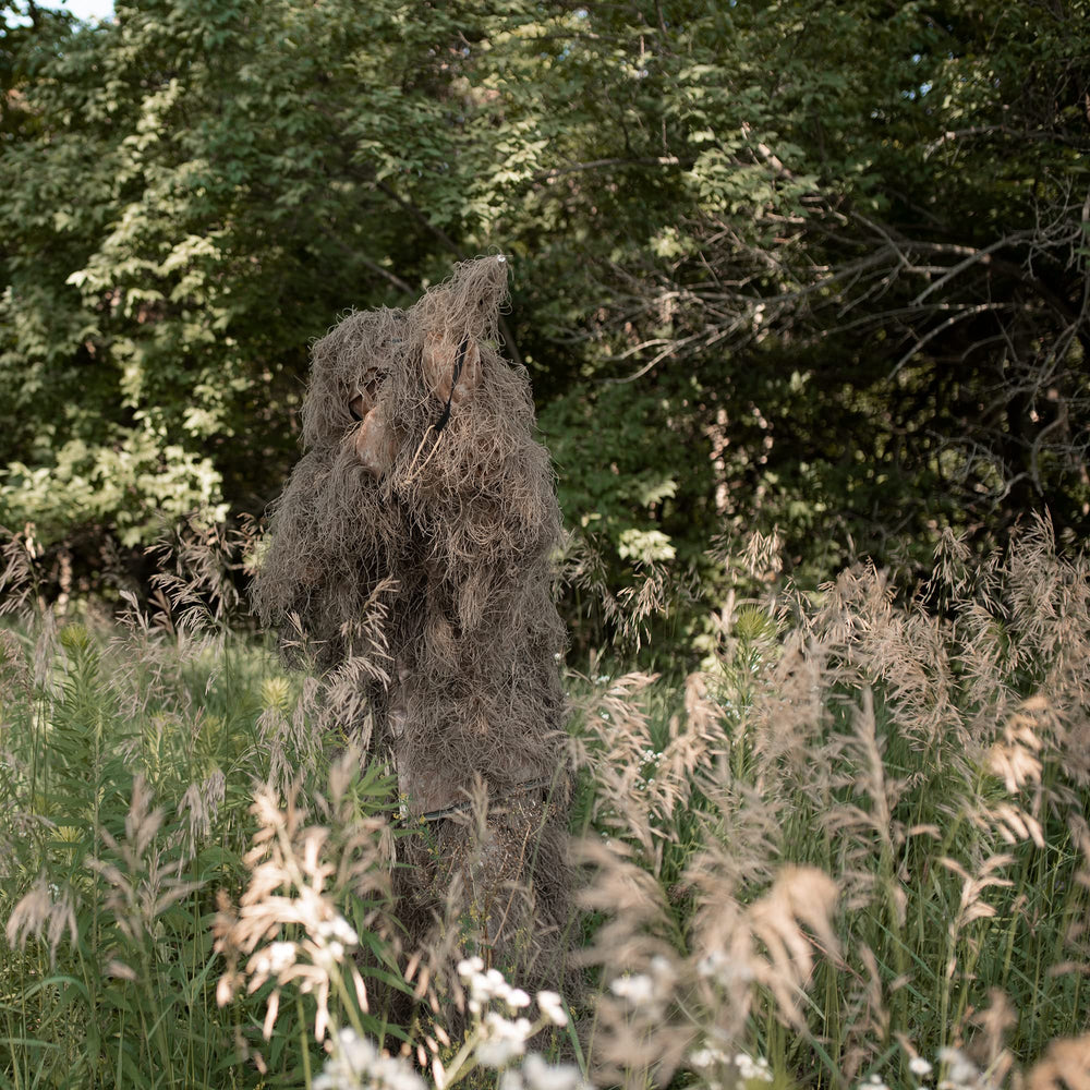 VIVO Ghillie Suit carrying bag keeps gear organized and portable.