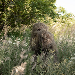 VIVO Ghillie Suit jacket blends with brush for discreet outdoor observation.