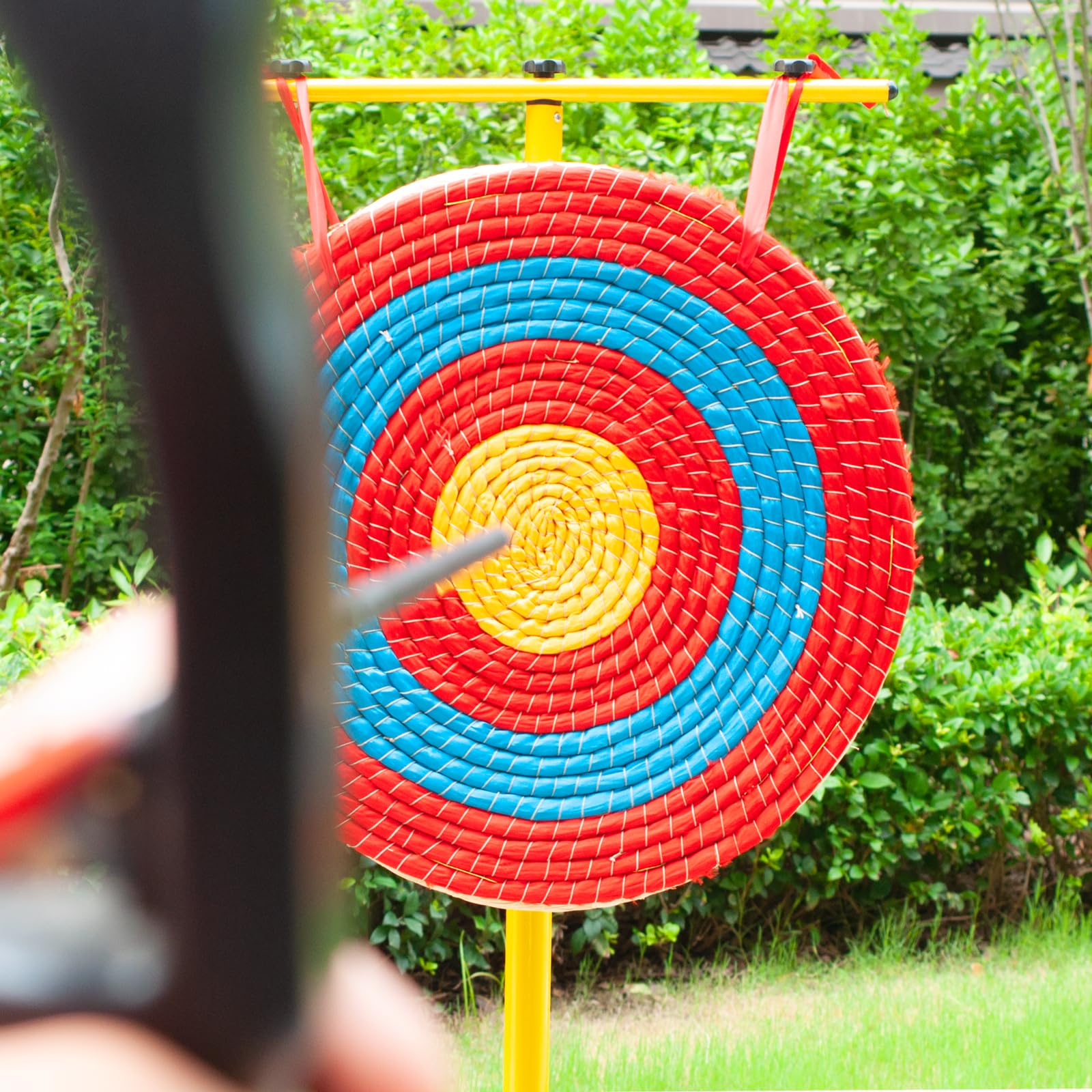 VNAKER outdoor archery setup using straw or bags target