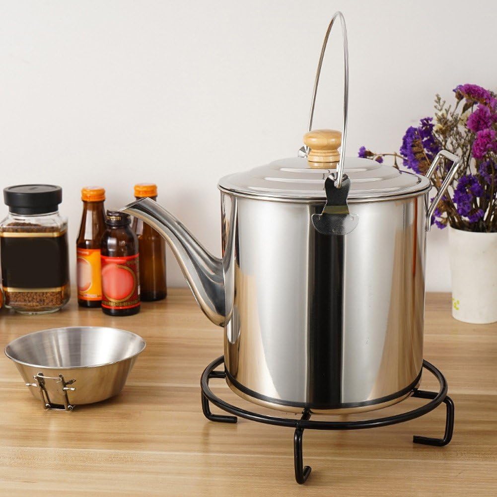 Vobumix small cookware trivet keeps pans level on uneven ground.