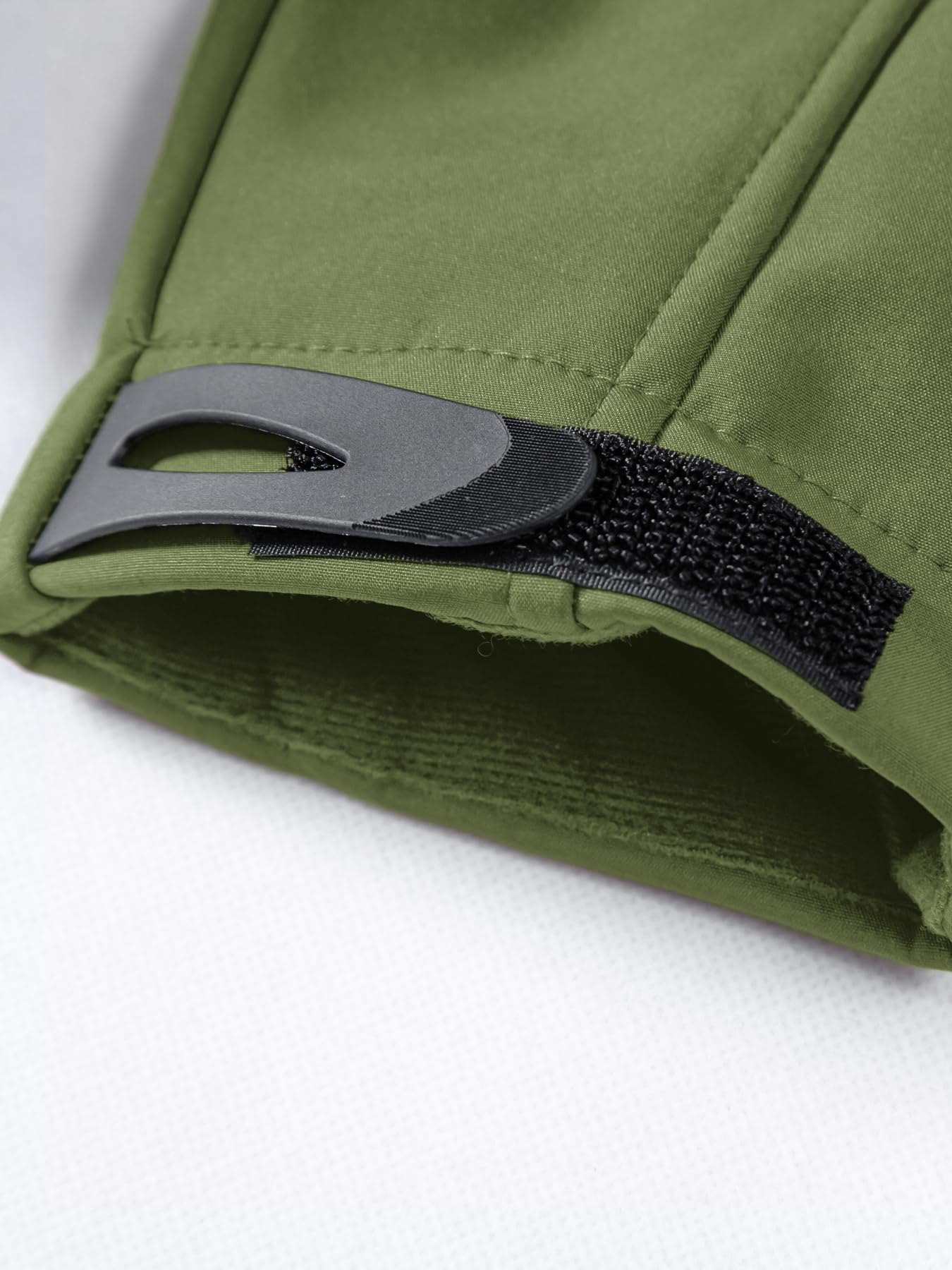 VoLIta elastic cuffs seal wind and sand during activity