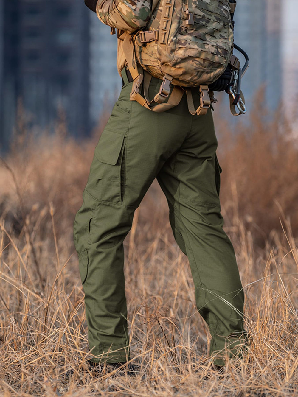 VoLIta pants highlight knee pad reinforcement for crawling on rocky terrain