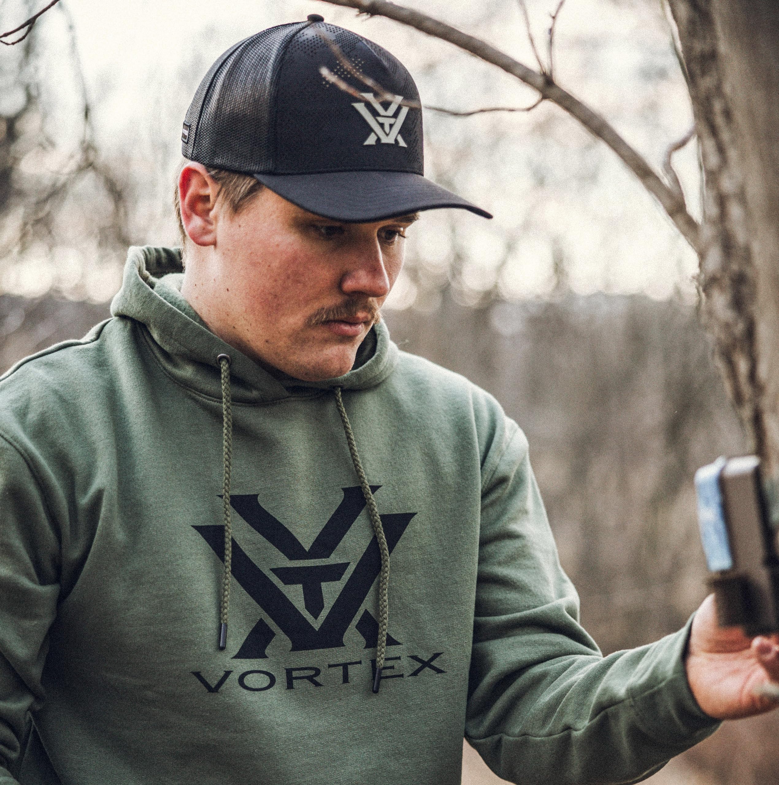 Moisture-wicking sweatband helps keep you dry and focused.
