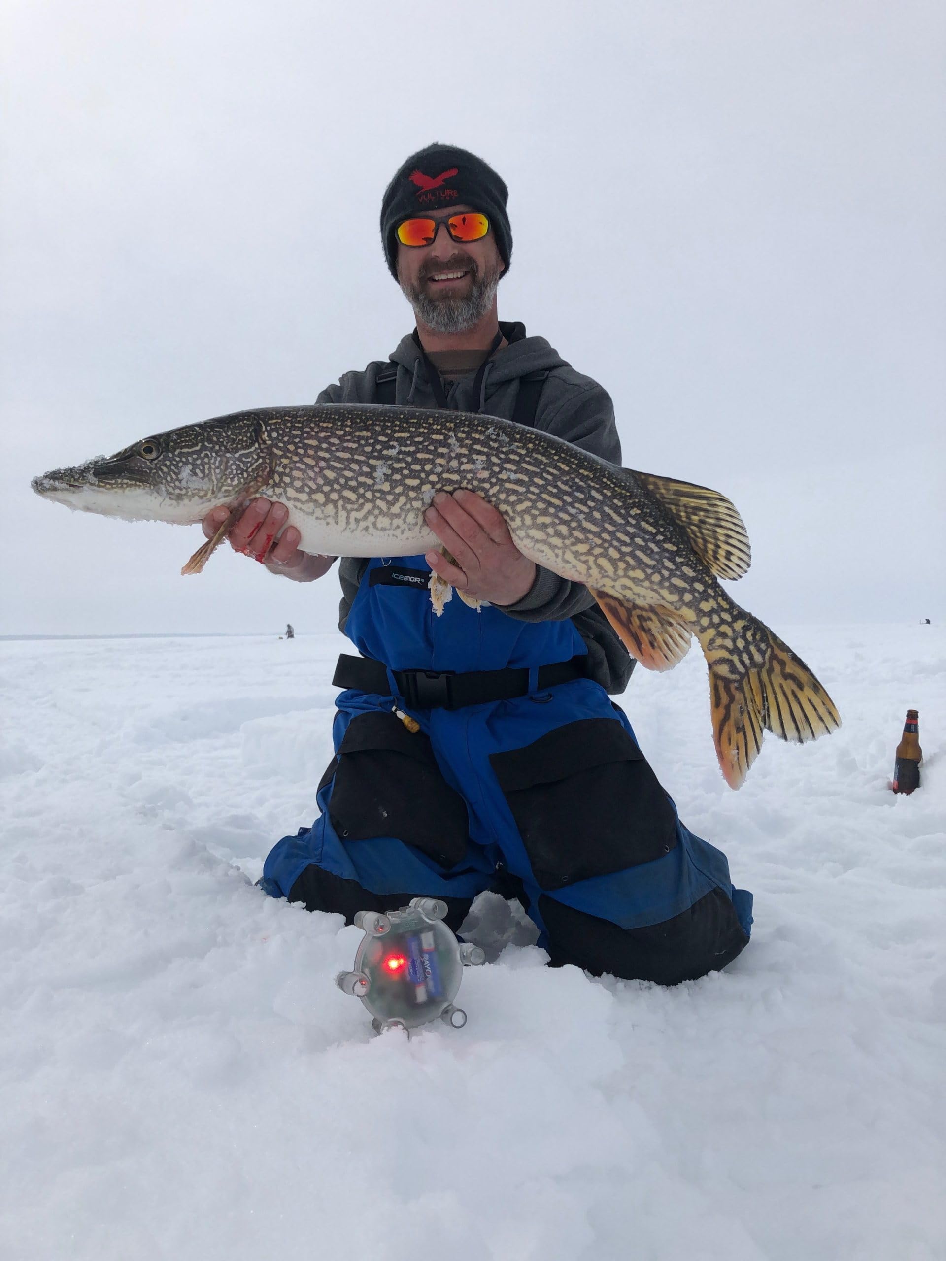 Vulture MaxPlus powered by AA batteries for extended field use