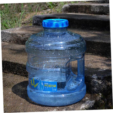 Wakauto flexible design supports various outdoor setups, from car storage to campsite water stations.