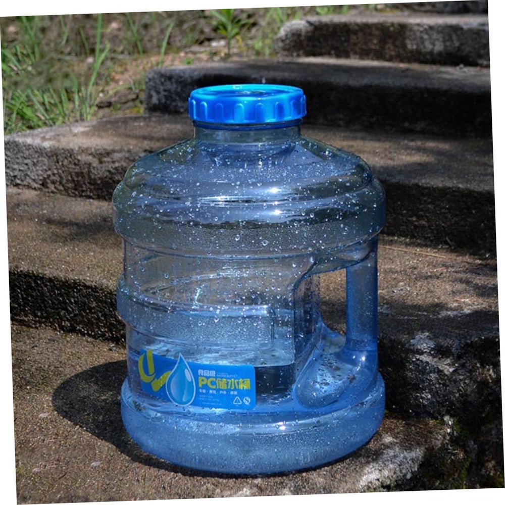 Wakauto flexible design supports various outdoor setups, from car storage to campsite water stations.