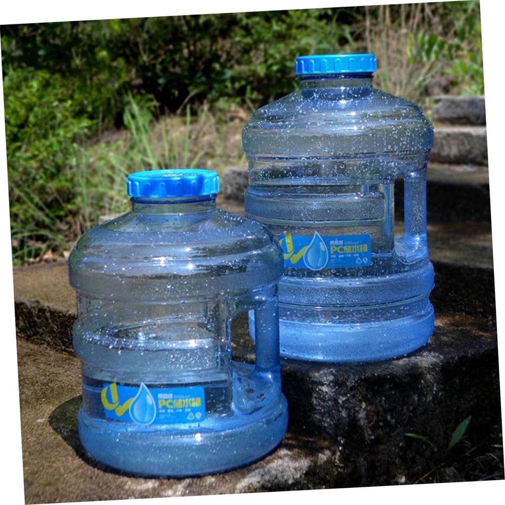 Wakauto portable PC material bottle offers durable, long-lasting water storage for road trips.