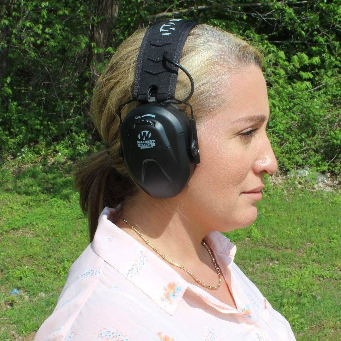 Walker’s Razor Compact cushioned headband delivers comfort during long sessions.
