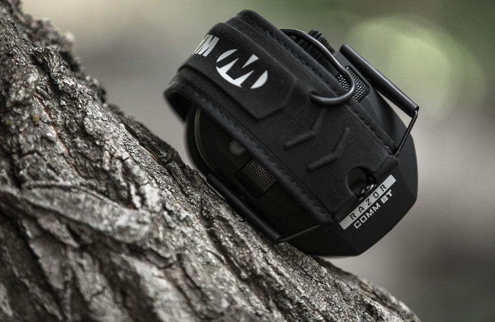 Walker’s Razor Slim muff omni-directional mics ensure clear voice capture.