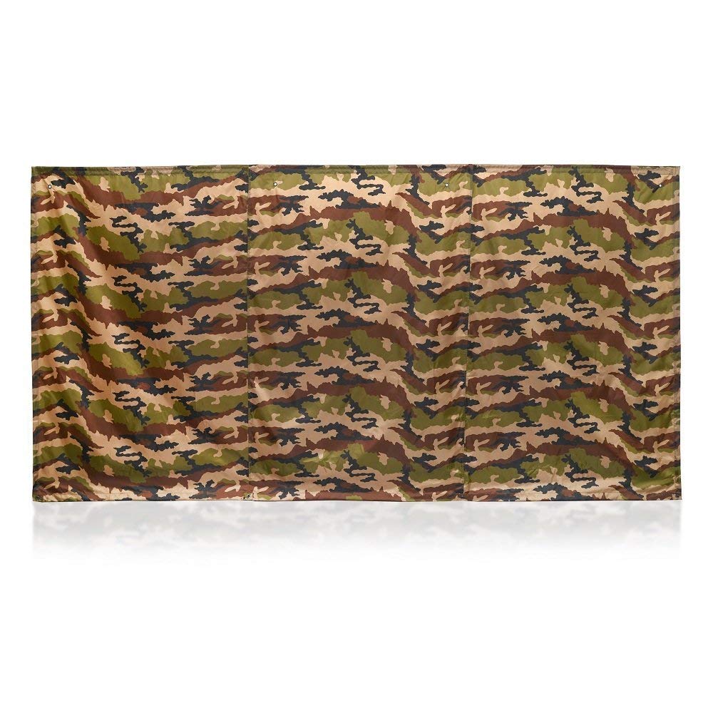 WallUp ODAC-WU5000-04 privacy wall in use for instant privacy and wind protection.