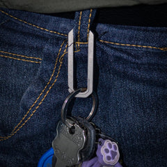 WANERSEN quick-release keyholder demonstrates one-piece molding for secure, durable use.