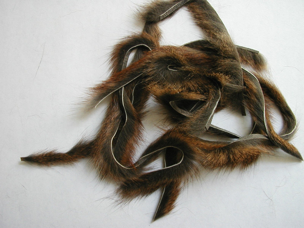 Wapsi Squirrel Zonkers Pine Tan skin for lifelike fly tying and durable zonker strips.