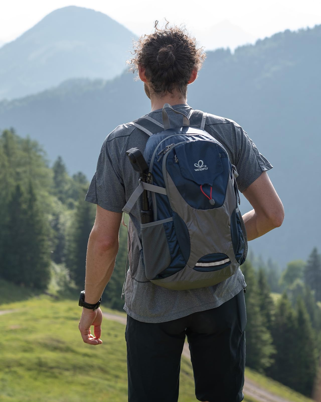 Waterfly ultralight backpack weighs 420g for easy daily carry.