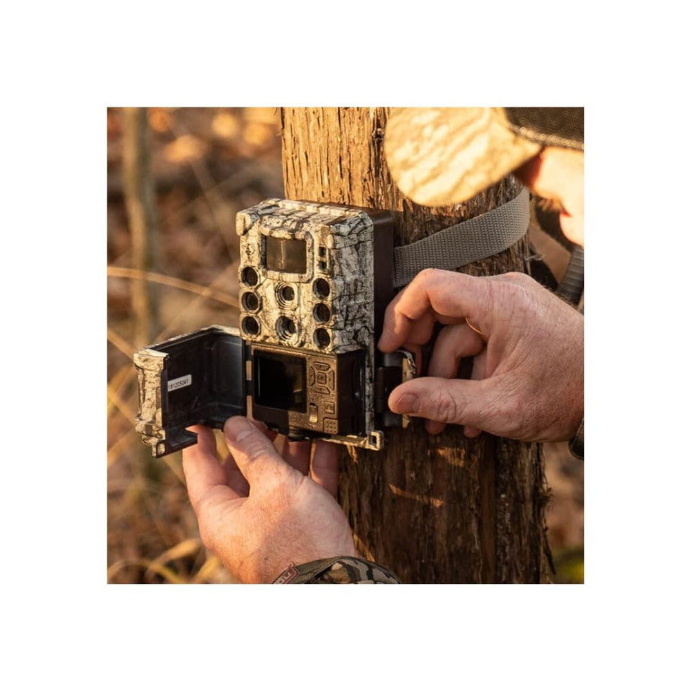 DS-4K weather-resistant housing for outdoor use