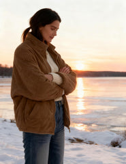 Wefebi jacket back-hem elastic for flattering silhouette in cooler months