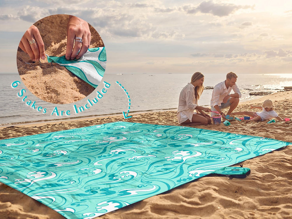 WEKAPO beach blanket fast-dry fabric helps dry quickly after use.