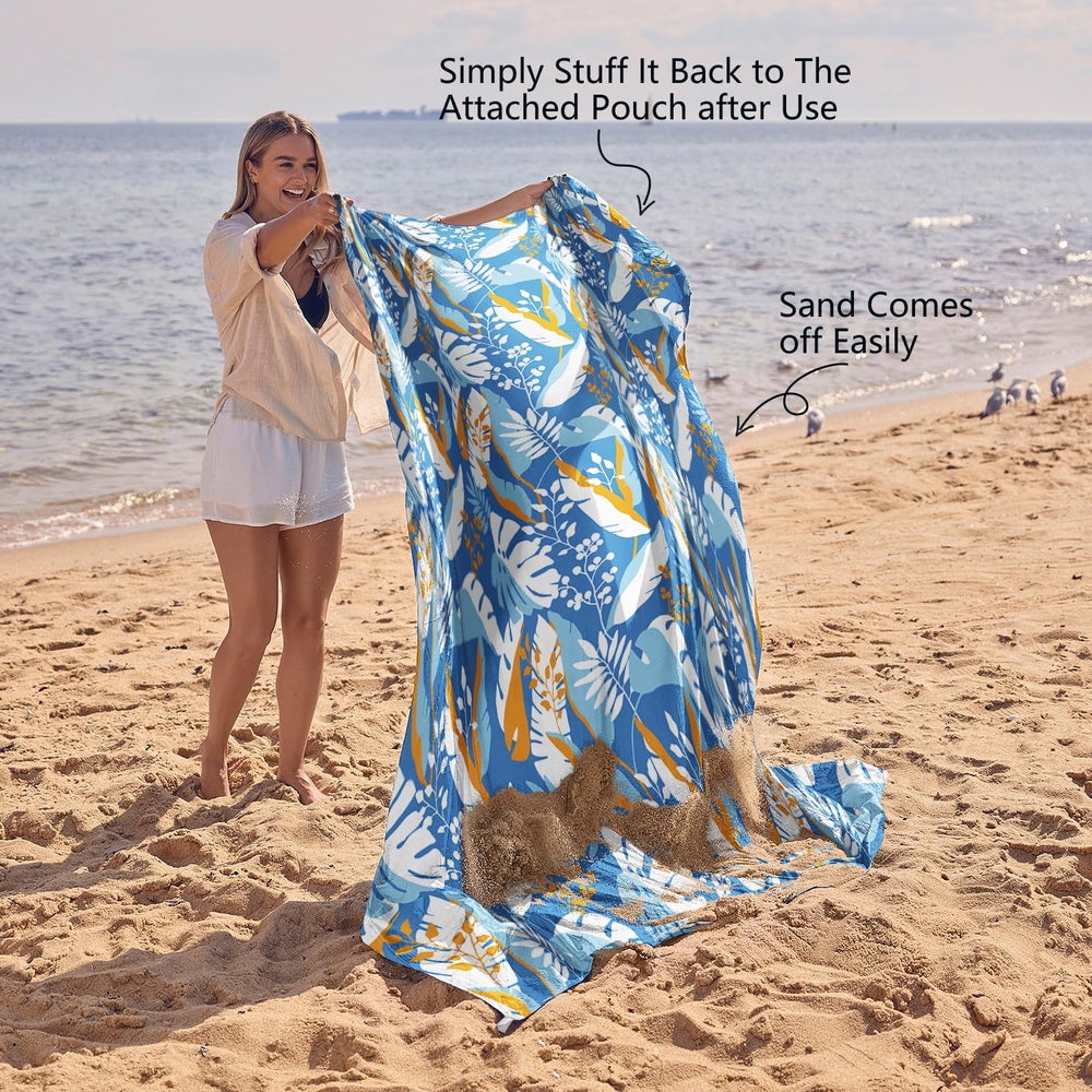 WEKAPO beach blanket sand-proof material repels sand and spills for easy cleanup