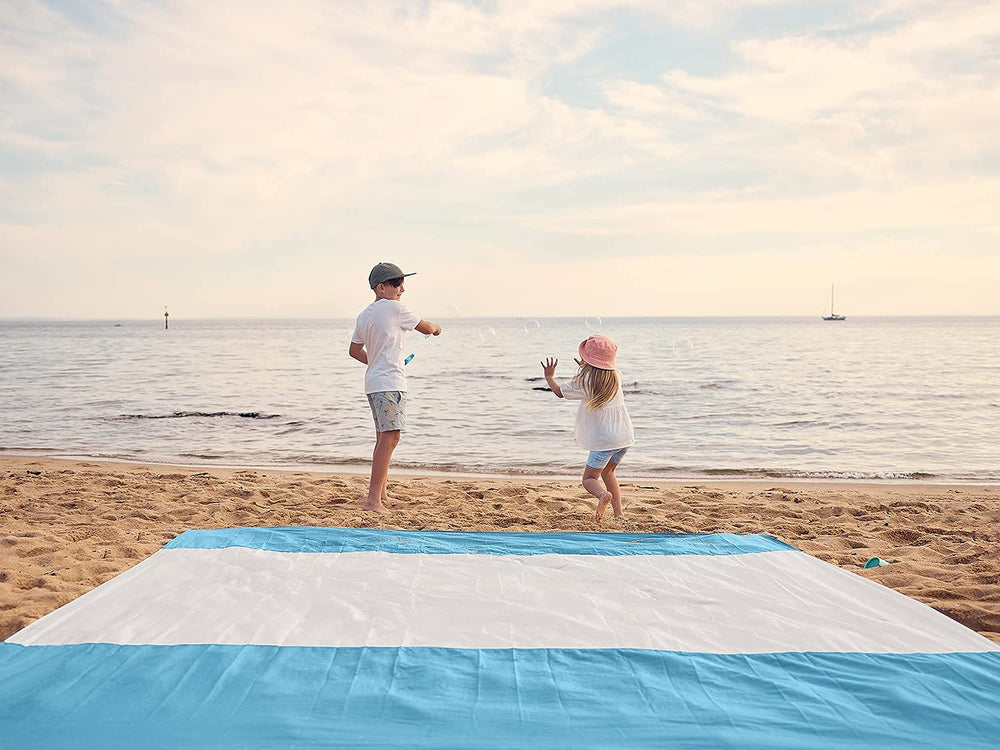 WEKAPO blanket triple-stitched for lasting durability on visits