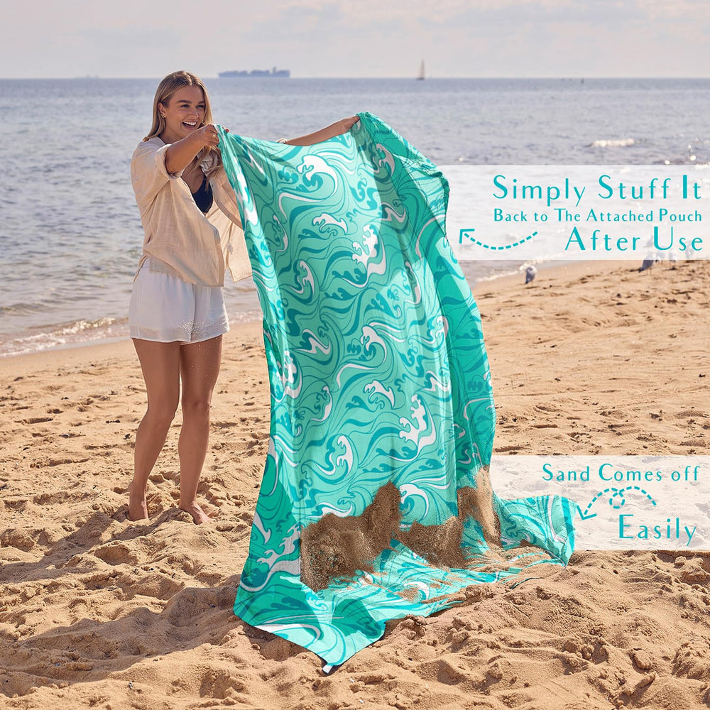 WEKAPO beach blanket water-beads-up surface demonstrates quick moisture shedding.